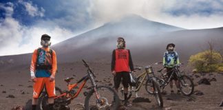 Estadounidenses logran la hazaña de bajar en bicicleta el Momotombo