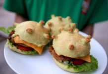 Hamburguesas con forma de coronavirus para combatir el miedo a la epidemia