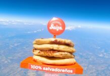 Pupusas salvadoreñas llegan al espacio