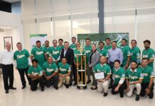 Equipo de Sóftbol de Banpro entrega el trofeo de campeones