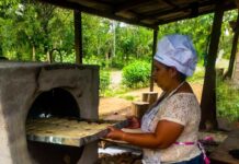 Menos leña para hornear y cocinar en Río San Juan