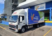 Walmart dona dos camiones para optimizar entrega de alimentos a 42 mil personas en vulnerabilidad en Costa Rica