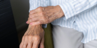 Diferencias entre Parkinson y temblor esencial: cómo identificar cada uno y cuándo acudir al médico