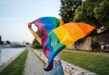 Ipsos Pride 2026: las personas esperan más coherencia de las marcas, mientras los derechos LGBT+ mantienen un fuerte respaldo a nivel global